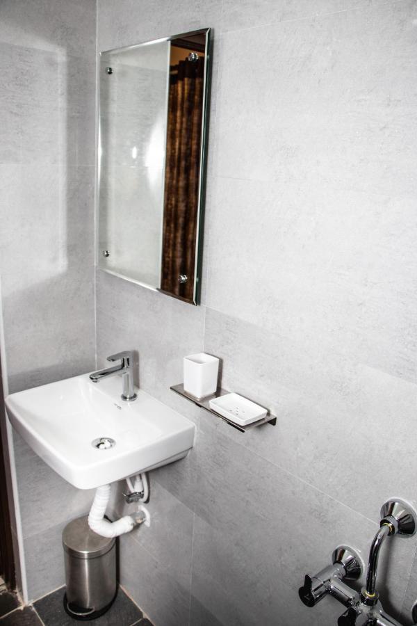 Hotel Mountview Comforts Tirupati Exterior foto