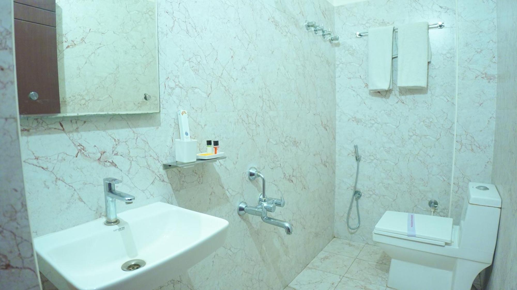 Hotel Mountview Comforts Tirupati Exterior foto